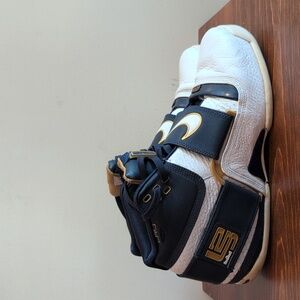 Nike Lebron Zoom Soldier 1 Sz 11